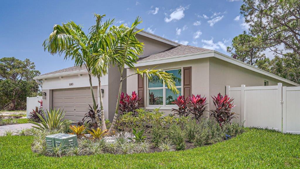 Cali model in Stuart
